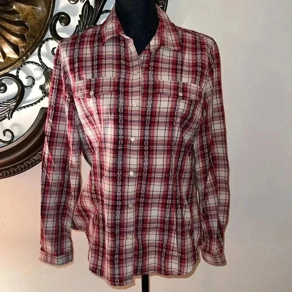 Woolrich Women’s Western RED Plaid Long Sleeve PEARL Snap Buttons Medium - Picture 3 of 16